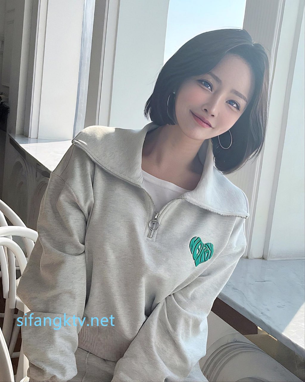 STARS-922被认识的人抱住 莫名其妙被登记为风俗女的那个孩子 纱仓真菜